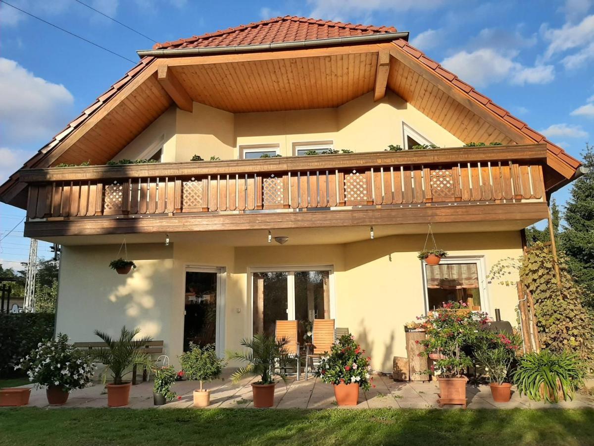 Bei Berlin Mit Sauna Und Fuß-spa * Hohen Neuendorf